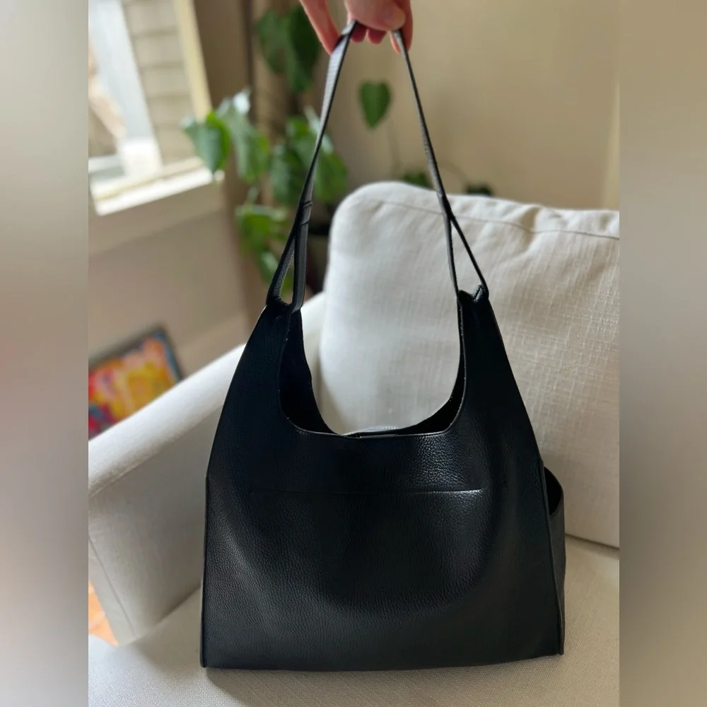 Cuyana Oversized Double Loop bag - Picture 2 of 15
